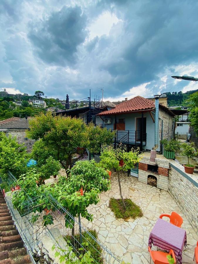 "Mani Guest House" Gjirokastër Eksteriør bilde