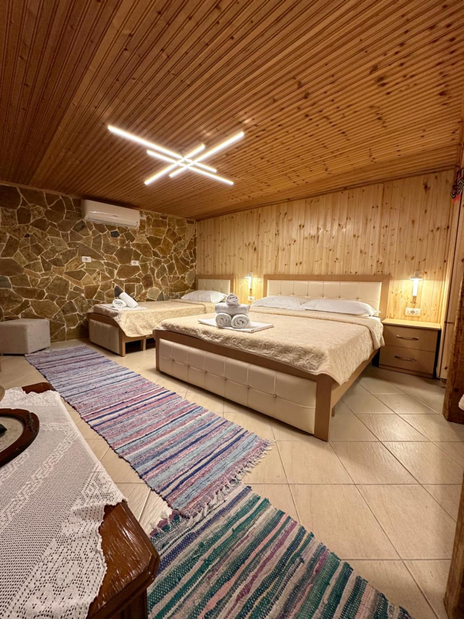 "Mani Guest House" Gjirokastër Eksteriør bilde