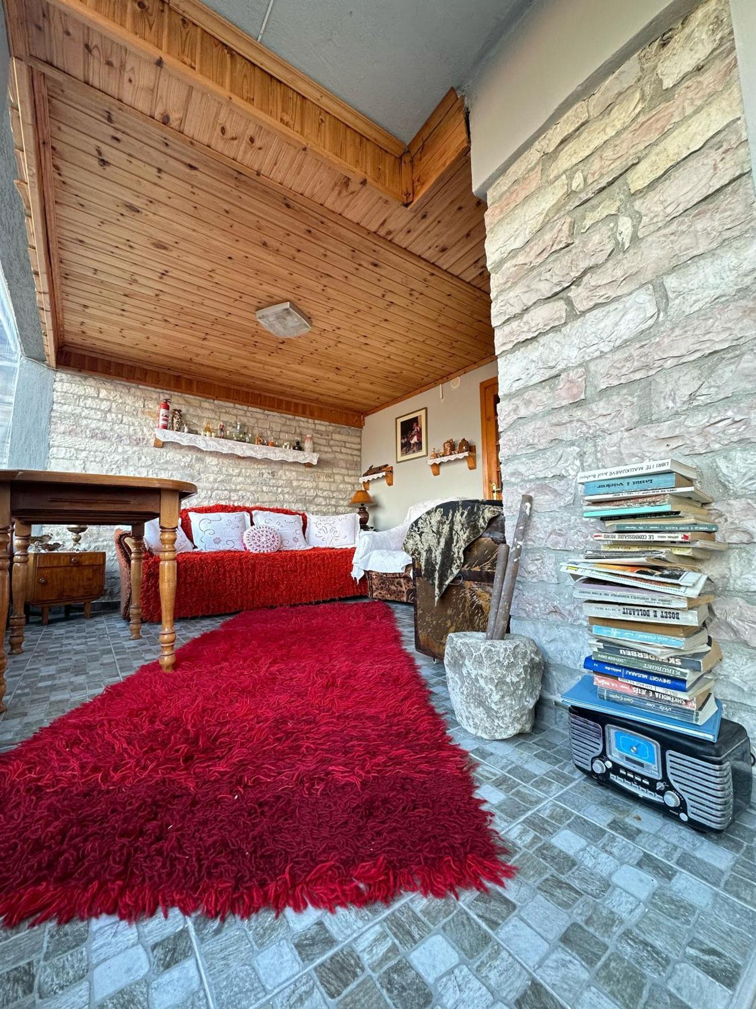 "Mani Guest House" Gjirokastër Eksteriør bilde